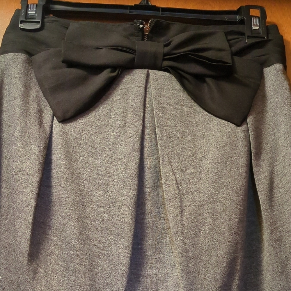 Forever 21 Charcoal and Black Bow Mini Skirt - Picture 3 of 5